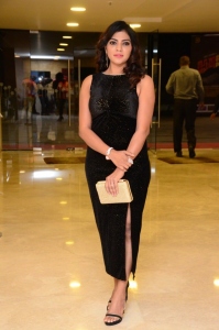 Actress Lahari Shari