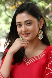 Actress-Megha-Chowdary-3