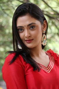 Actress-Megha-Chowdary-7