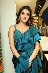 Actress-Nidhhi-Agerwal-Inaugurates-KLM-mall-at-Secunderabad-22