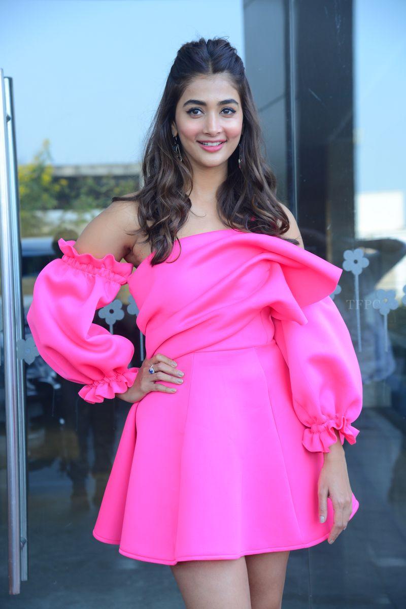 Heroine Pooja Hegde Photos - Ala Vaikuntapuramlo Interview - TFPC